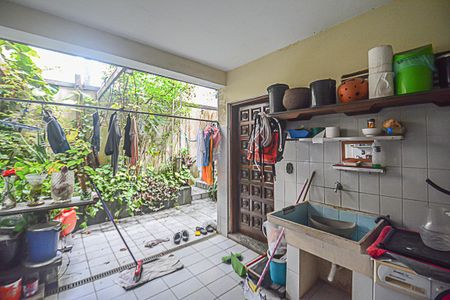 Casa à venda com 180m², 3 quartos e 2 vagas Casa à venda com 180m², 3 quartos e 2 vagasÁrea de Serviço