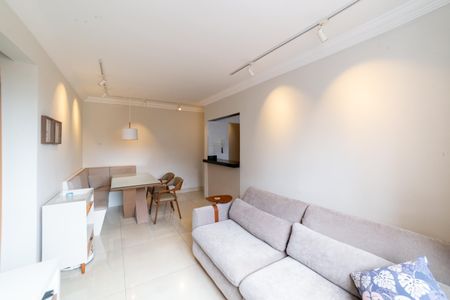 Sala de apartamento à venda com 2 quartos, 63m² em Santa Efigênia, Belo Horizonte