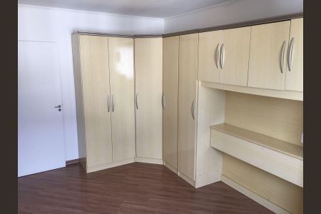 Quarto 2 de apartamento para alugar com 2 quartos, 72m² em Jardim Carvalho, Porto Alegre