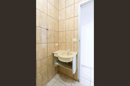 Casa para alugar com 32m², 1 quarto e sem vaga Casa para alugar com 32m², 1 quarto e sem vagaBanheiro Social