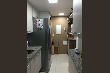 Cozinha de apartamento para alugar com 3 quartos, 86m² em Passo d’Areia, Porto Alegre