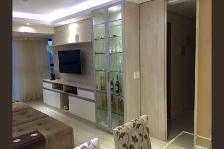 Sala de apartamento para alugar com 3 quartos, 86m² em Passo d’Areia, Porto Alegre