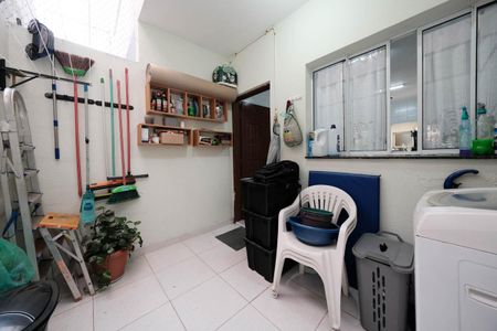 Casa à venda com 84m², 3 quartos e 2 vagasÁrea de Serviço