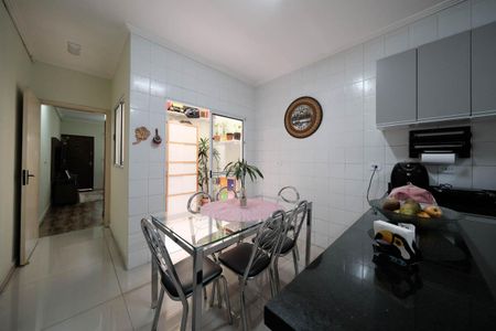 Casa à venda com 84m², 3 quartos e 2 vagasCozinha