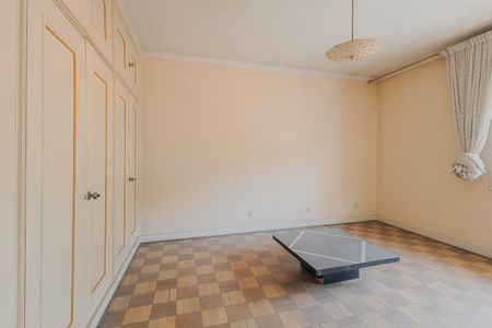 Casa à venda com 418m², 4 quartos e 8 vagasQuarto 3