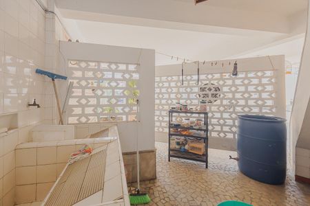 Casa à venda com 418m², 4 quartos e 8 vagasÁrea de Serviço