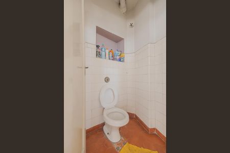 Casa à venda com 418m², 4 quartos e 8 vagasÁrea de Serviço - Banheiro