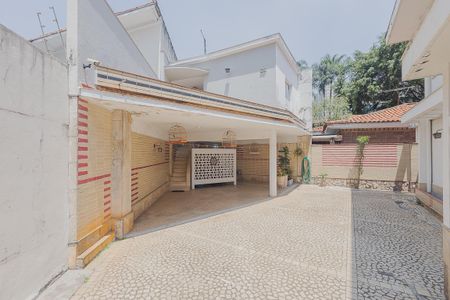Casa à venda com 418m², 4 quartos e 8 vagasQuintal