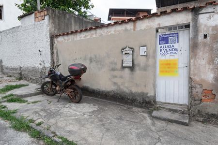 Casa para alugar com 180m², 3 quartos e sem vaga Casa para alugar com 180m², 3 quartos e sem vagaFachada