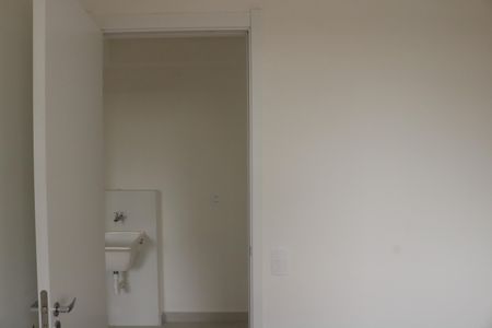 Quarto 1 de apartamento para alugar com 2 quartos, 33m² em Parque Industrial Tomas Edson, São Paulo