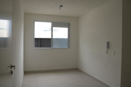 Sala de apartamento para alugar com 2 quartos, 33m² em Parque Industrial Tomas Edson, São Paulo