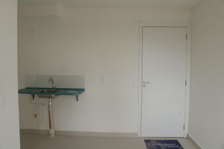 Sala de apartamento para alugar com 2 quartos, 33m² em Parque Industrial Tomas Edson, São Paulo