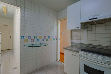 Cozinha de apartamento à venda com 2 quartos, 63m² em Prado, Belo Horizonte