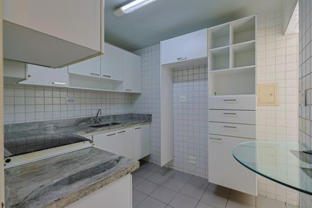 Cozinha de apartamento à venda com 2 quartos, 63m² em Prado, Belo Horizonte