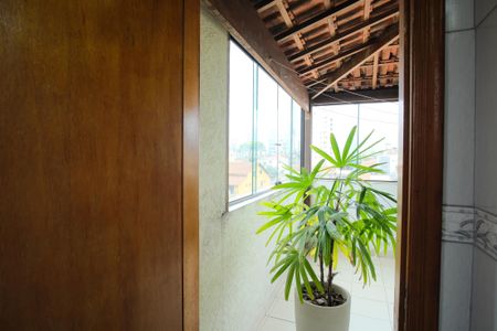 Casa à venda com 221m², 3 quartos e 2 vagasBanheiro de Serviço