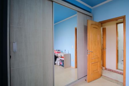 Casa à venda com 221m², 3 quartos e 2 vagasCasa 1 - Quarto