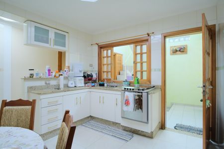 Casa à venda com 221m², 3 quartos e 2 vagasCasa 1 - Cozinha