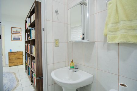 Casa à venda com 221m², 3 quartos e 2 vagasCasa 3 - Banheiro