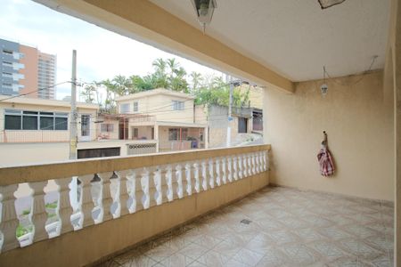 Casa à venda com 221m², 3 quartos e 2 vagasTerraço