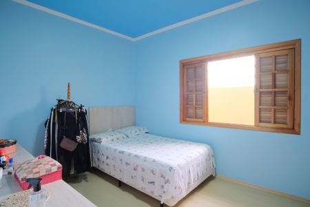 Casa à venda com 221m², 3 quartos e 2 vagasCasa 1 - Quarto