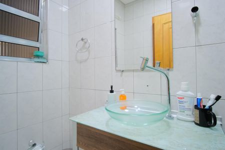 Casa à venda com 221m², 3 quartos e 2 vagasCasa 1 - Banheiro