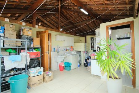 Casa à venda com 221m², 3 quartos e 2 vagasLavanderia