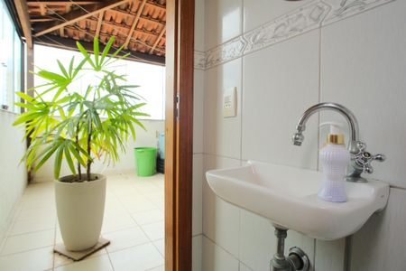 Casa à venda com 221m², 3 quartos e 2 vagasBanheiro de Serviço