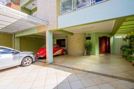 Casa à venda com 347m², 4 quartos e 6 vagasGaragem