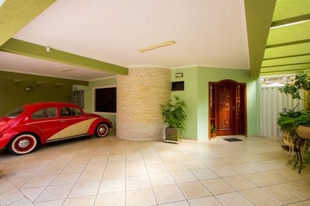Casa à venda com 347m², 4 quartos e 6 vagasGaragem