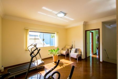 Casa à venda com 347m², 4 quartos e 6 vagasAcademia