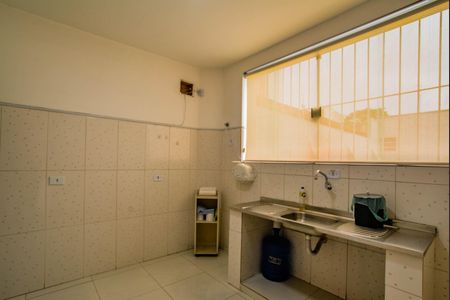 Casa para alugar com 244m², 3 quartos e sem vaga Casa para alugar com 244m², 3 quartos e sem vagaCozinha