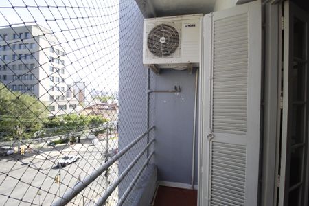 Sacada de apartamento para alugar com 3 quartos, 96m² em Floresta, Porto Alegre
