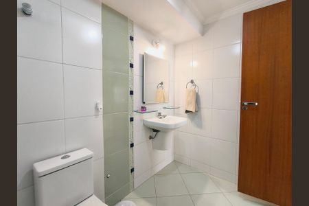 Casa de condomínio à venda com 374m², 2 quartos e 7 vagasLavabo