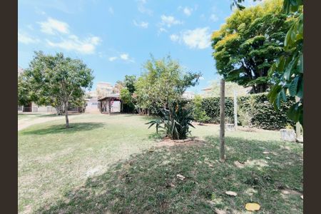 Casa de condomínio à venda com 374m², 2 quartos e 7 vagasQuintal