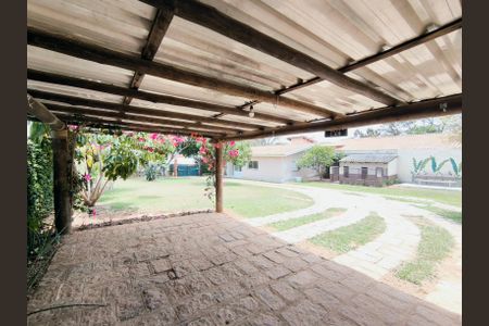 Casa de condomínio à venda com 374m², 2 quartos e 7 vagasQuintal