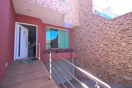 Casa à venda com 276m², 3 quartos e 4 vagas