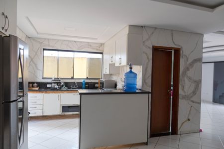 Casa para alugar com 250m², 5 quartos e 2 vagas Casa para alugar com 250m², 5 quartos e 2 vagasCozinha - Casa 2