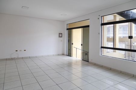 Casa para alugar com 250m², 5 quartos e 2 vagas Casa para alugar com 250m², 5 quartos e 2 vagasCozinha e Área de Serviço - Casa 1