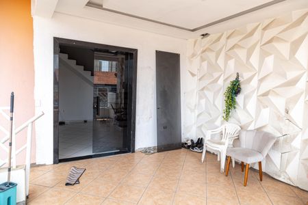 Casa para alugar com 250m², 5 quartos e 2 vagas Casa para alugar com 250m², 5 quartos e 2 vagasVaranda - Casa 2