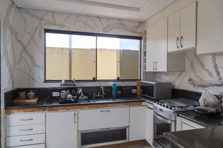 Casa para alugar com 250m², 5 quartos e 2 vagas Casa para alugar com 250m², 5 quartos e 2 vagasCozinha - Casa 2