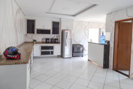 Casa para alugar com 250m², 5 quartos e 2 vagas Casa para alugar com 250m², 5 quartos e 2 vagasCozinha - Casa 2