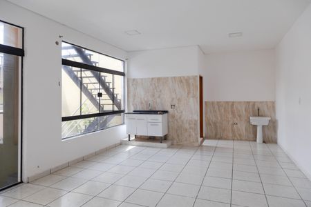 Casa para alugar com 250m², 5 quartos e 2 vagas Casa para alugar com 250m², 5 quartos e 2 vagasCozinha e Área de Serviço - Casa 1