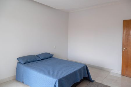 Casa para alugar com 250m², 5 quartos e 2 vagas Casa para alugar com 250m², 5 quartos e 2 vagasQuarto 2 - Casa 2