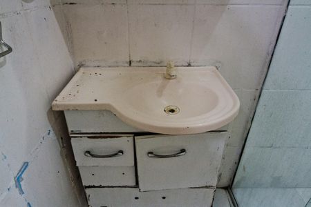 Banheiro de casa para alugar com 1 quarto, 42m² em Vila Diva, São Paulo