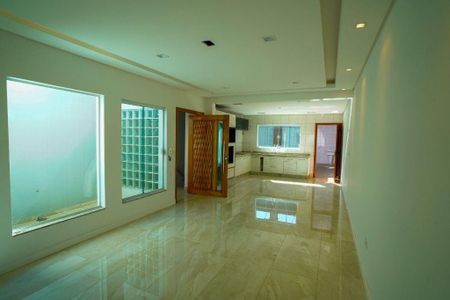 Casa à venda com 3 quartos, 280m² em Santa Maria, Santo André