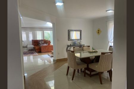 Casa à venda com 3 quartos, 370m² em Vila Regente Feijó, São Paulo