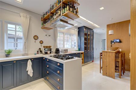 Casa à venda com 3 quartos, 440m² em Chácara Monte Alegre, São Paulo