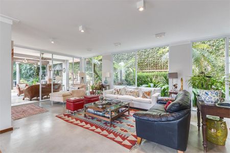 Casa à venda com 3 quartos, 430m² em Jardim Morumbi, São Paulo