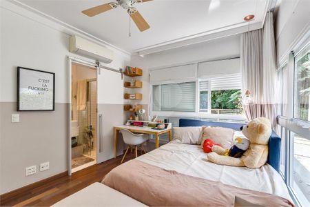 Casa à venda com 3 quartos, 430m² em Jardim Morumbi, São Paulo