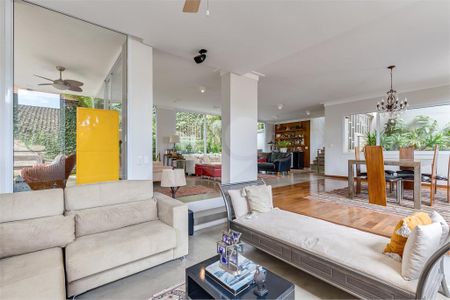Casa à venda com 3 quartos, 430m² em Jardim Morumbi, São Paulo